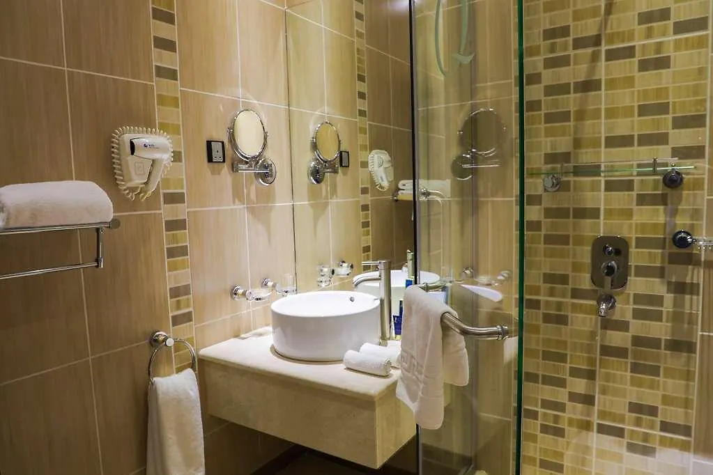 Hotel Q Suite Yidda